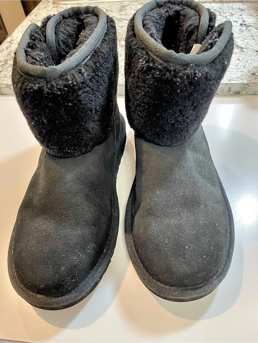 UGG Classic Mini Boots Girls size 4